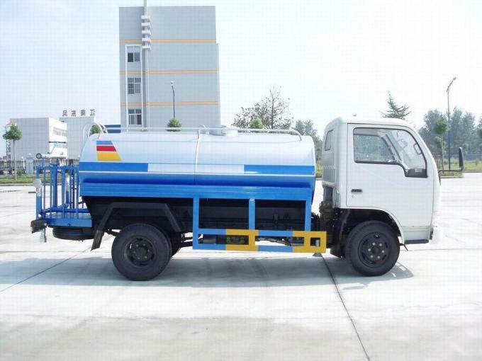 Camion de l'eau de Sinotruk 4X4 5-10ton 5-10cbm